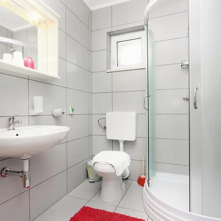 Apartment 5640c *